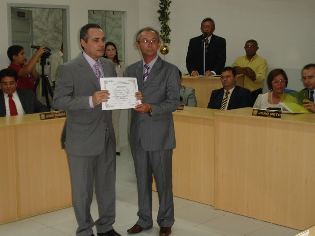 Imagem da notícia CURRAIS NOVOS PRESTA HOMENAGEM A AUDITOR FISCAL  